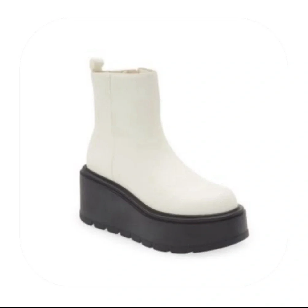 BP size 8.5 white/black Milo Platform Bootie